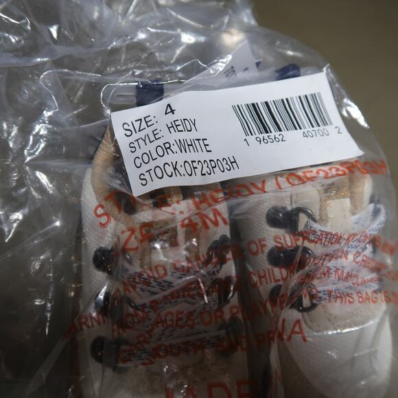 OshKosh B'Gosh White Slip-On Sneakers Heidy Size 4 4T Leather Look Unisex NWT - Picture 6 of 10